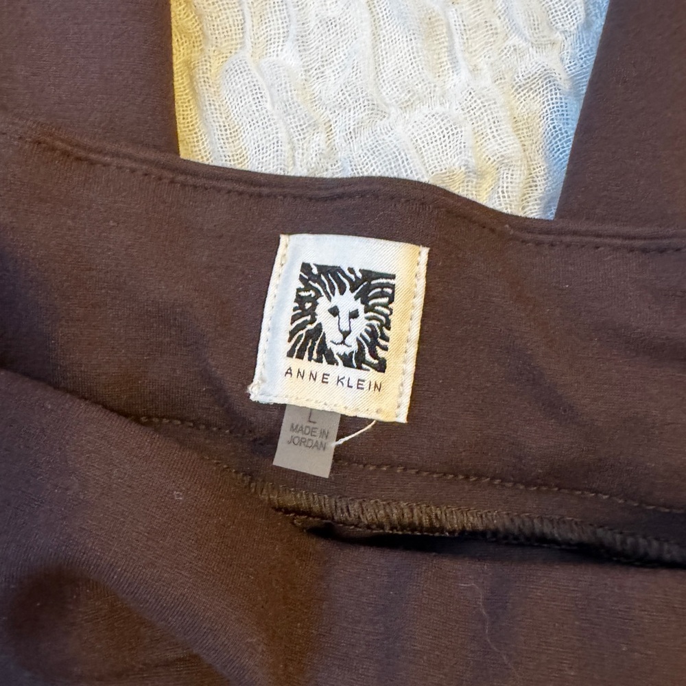 Anne Klein pull on brown slim leg dress pants ankle length size L